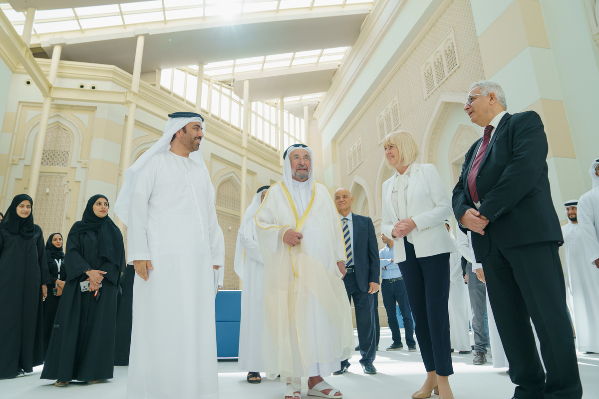Sharjah Ruler inspects UFK’s labs and female students’ lounge